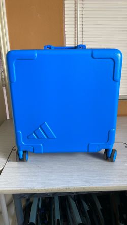 ADIDAS LUGGAGE WITH TSA LOCK  16” X16”