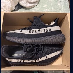 adidas Yeezy Boost 350 V2 Size 12 (Used)
