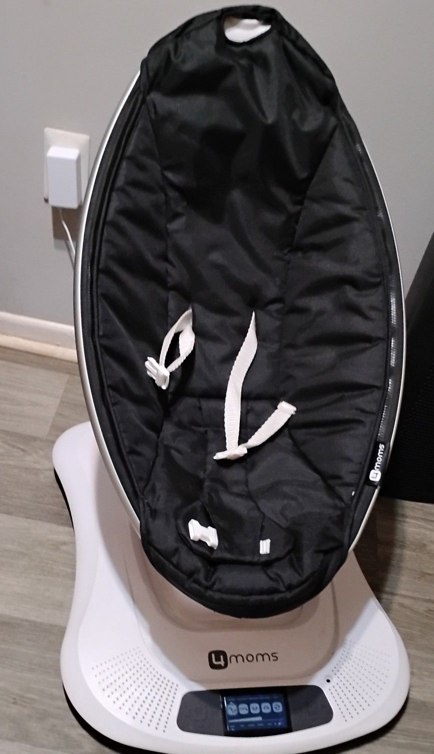 Baby Swing Electric 4 Moms Soother Musical Infant Newborns Great Condition