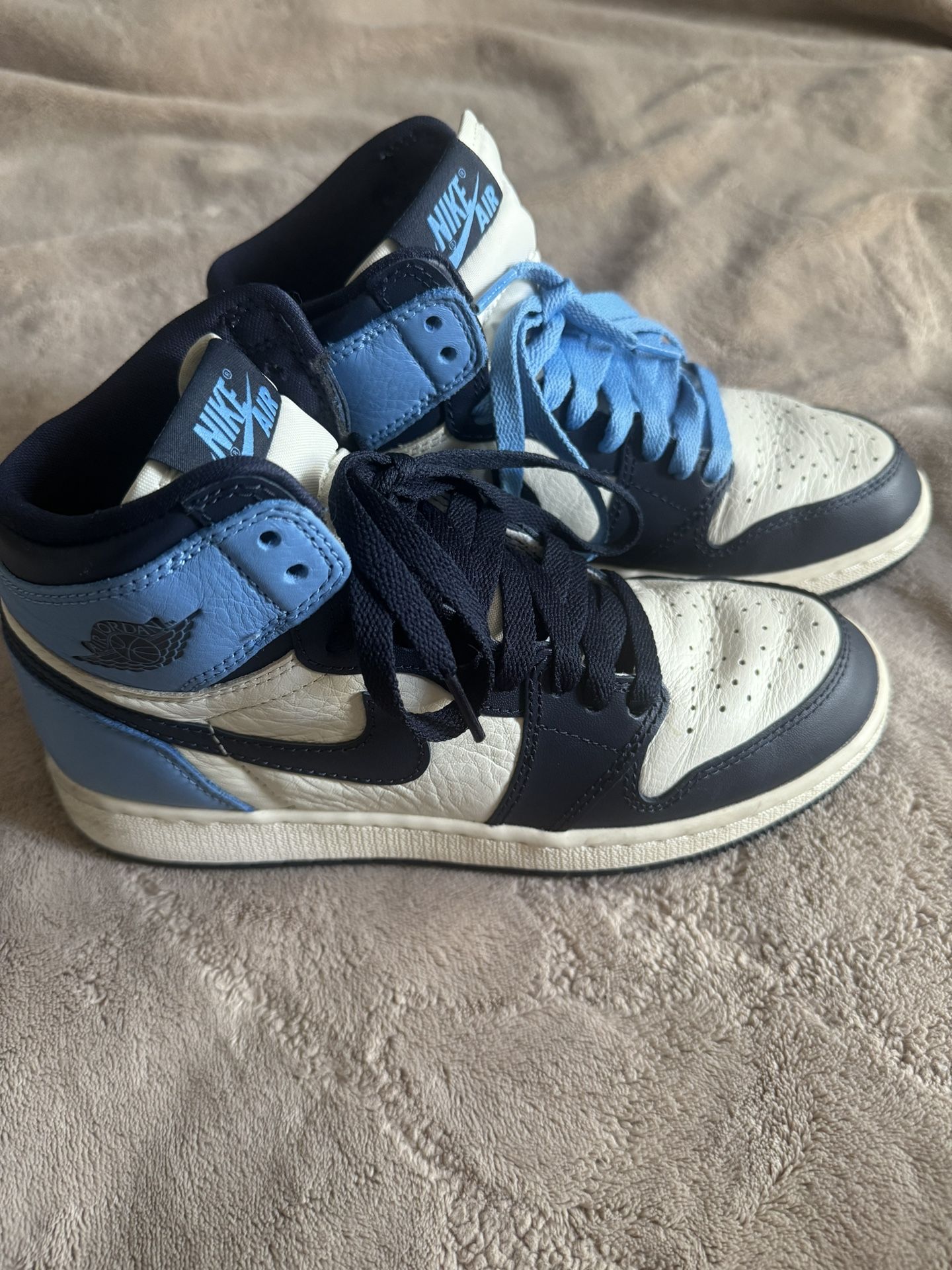 Air Jordan 1 Retro High Obsidian