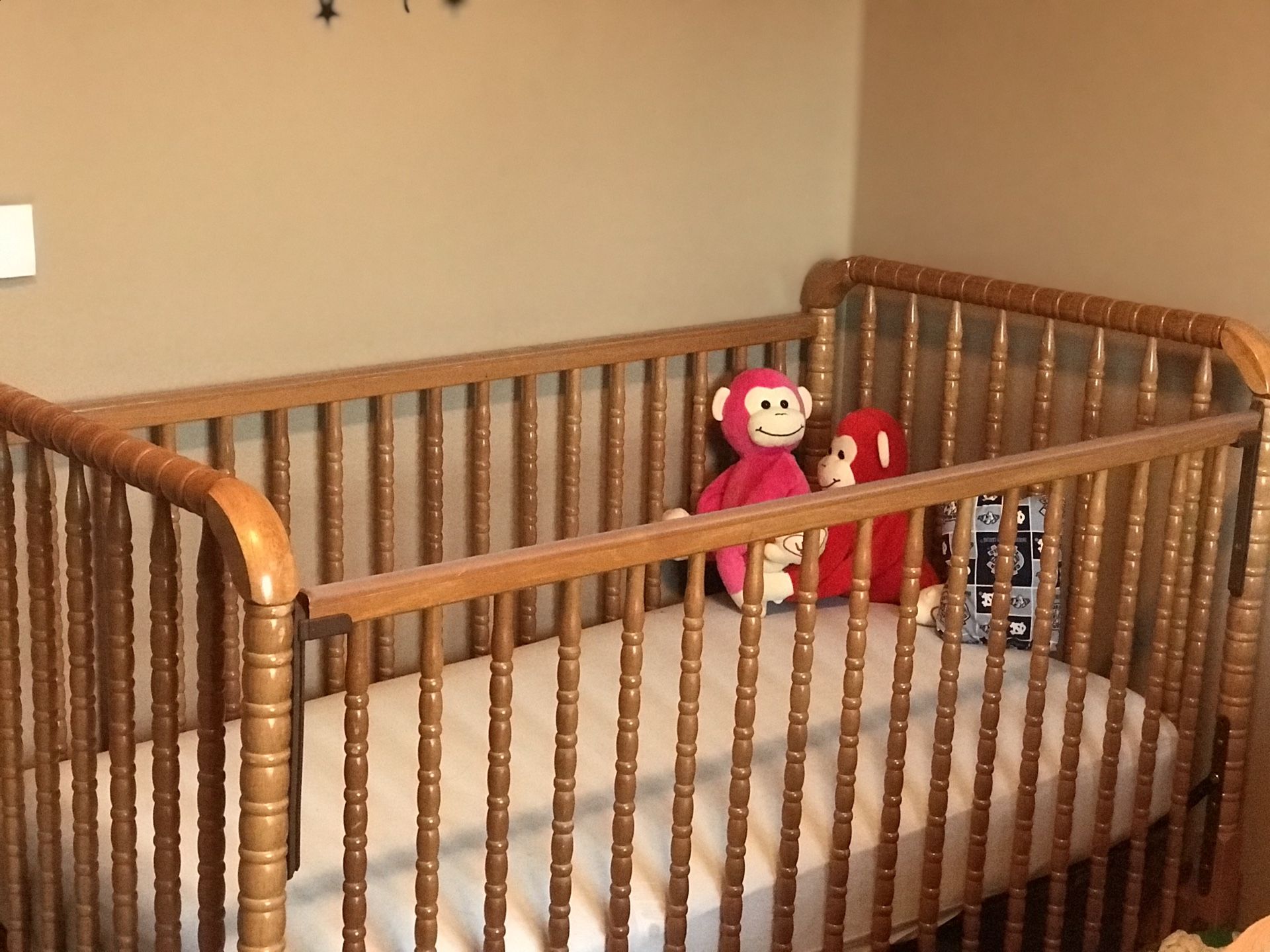 Baby crib for sale