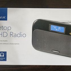INSIGNIA Tabletop FM/HD Radio