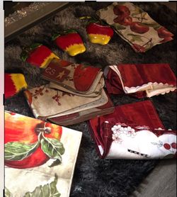 Apple kitchen set rugs for table mats and Apple decorations