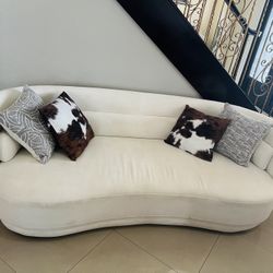 White Sofa / Sofa Blanco 