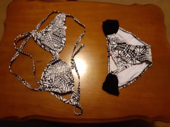 Gossip brand small bikini / swimsuit / bathing suit