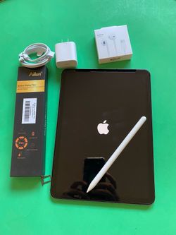 Apple IPad Air 5th Generation (10.9” Liquid Retina / M1 chip/ 2022 Model) 64GB Wifi + Cellular (5G) with Pen, Keyboard  & Accessories