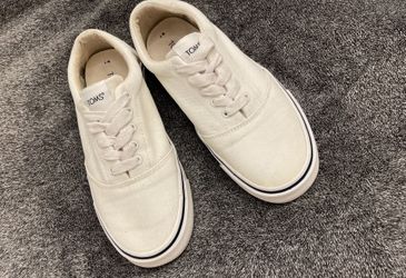 Toms
