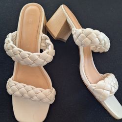 Sincerely Jules Strappy Size 10  Sandals Like New! 