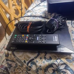 Sony bluray / dvd player with remote and hdmi