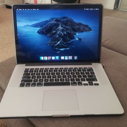 MacBook Pro 15 inch Laptop / QUAD CORE i7 / 1TB SSD / Retina / MacOS2018