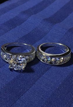 Women’s round cut diamond Simulated classic wedding engagement ring 💍 set