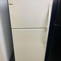 Whirlpool White Top And Bottom Refrigerator 
