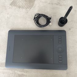 Wacom Intuos Pro Digital Graphic Drawing Tablet for Mac or PC, Small (PTH451)