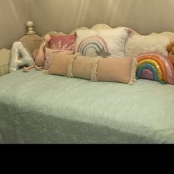 Day bed- Cream Color -Twin
