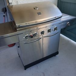 BBQ GIRL7 burners BY Kenmore Stanlles 