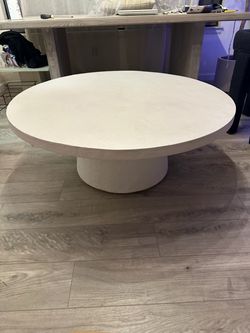 White concrete round coffee table