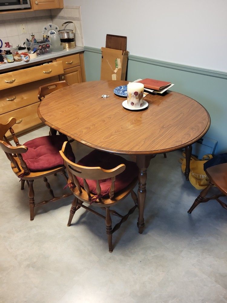 Kitchen Table Plus 6 Chairs