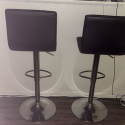 2 Bar Stools