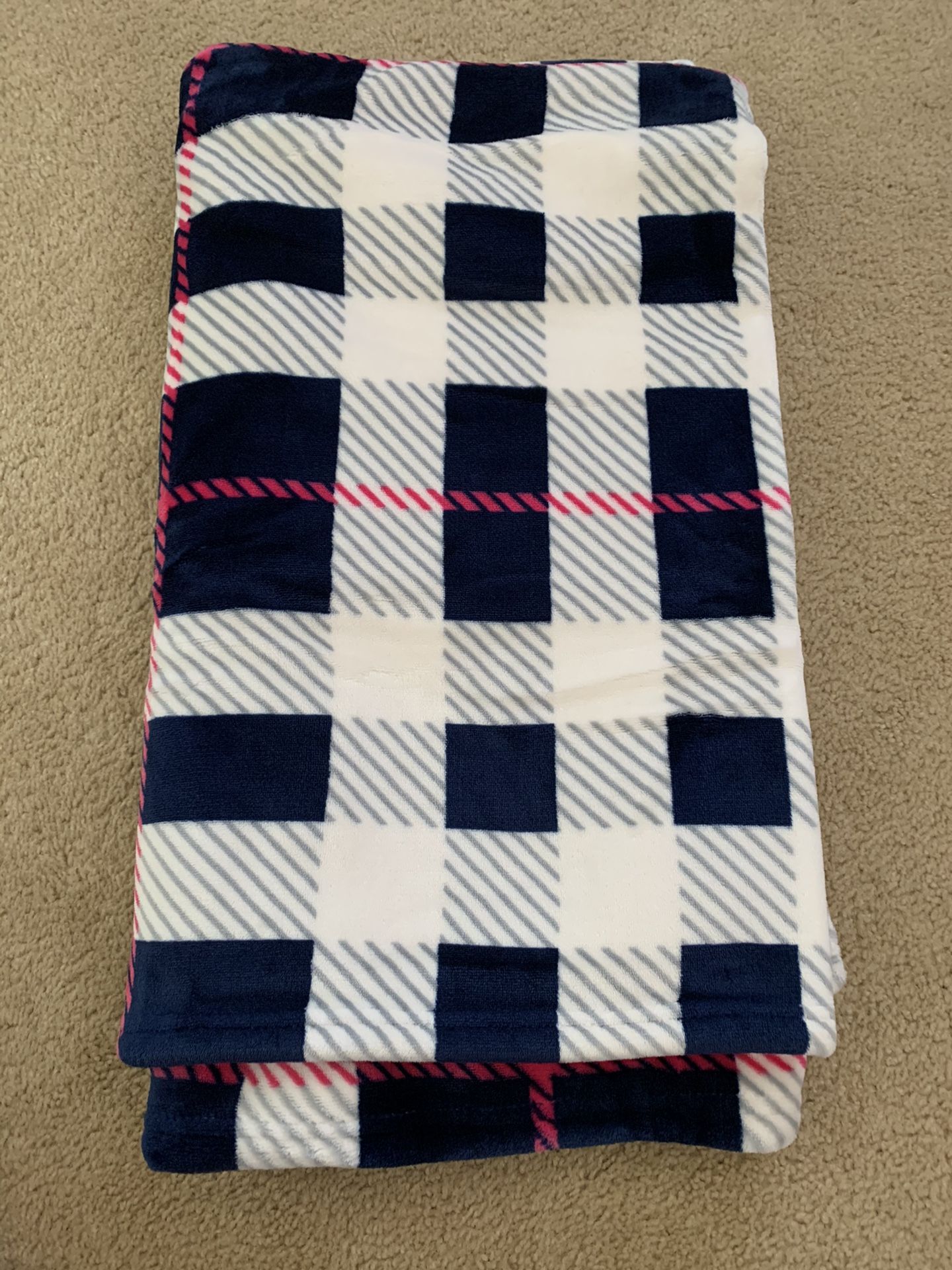 Bath and Body Works Sherpa Throw Blanket