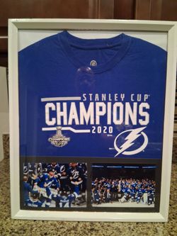 2020 TAMPA BAY LIGHTNING STANLEY CUP CHAMPIONS CUSTOM FRAMED T-SHIRT.