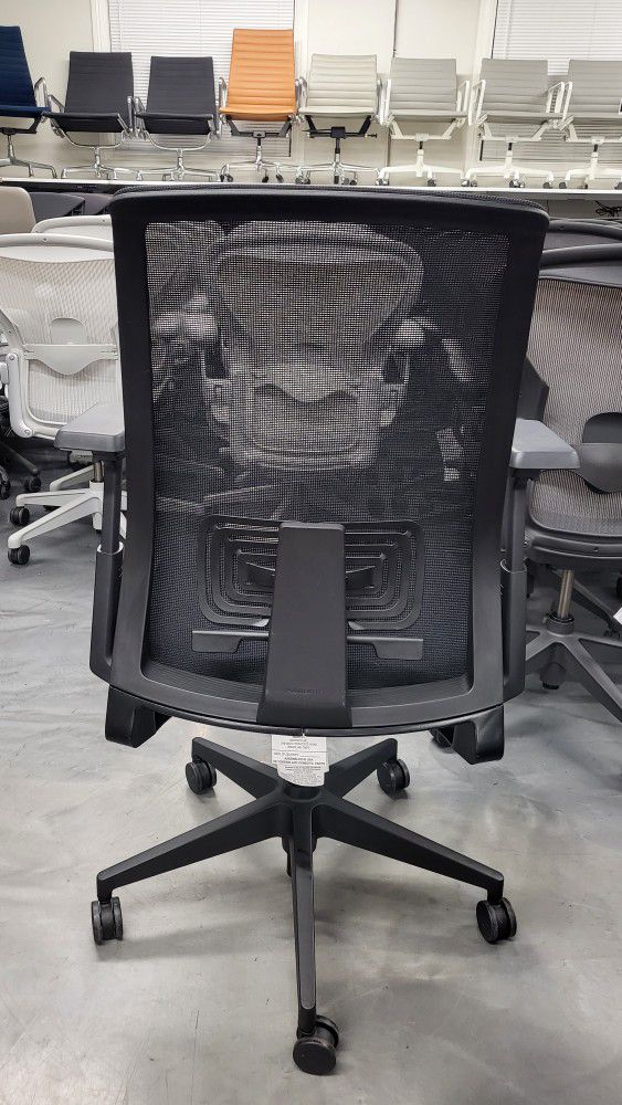 STEELCASE Leap v2, Amia, Think v2. HAWORTH Zody, Very Chairs for SALE