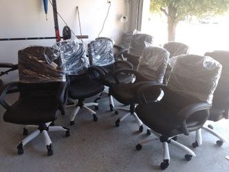 ADJUSTABLE BLACK LEATHER OFFICE CHAIRS AVAILABLE IN QUANTITY NEW