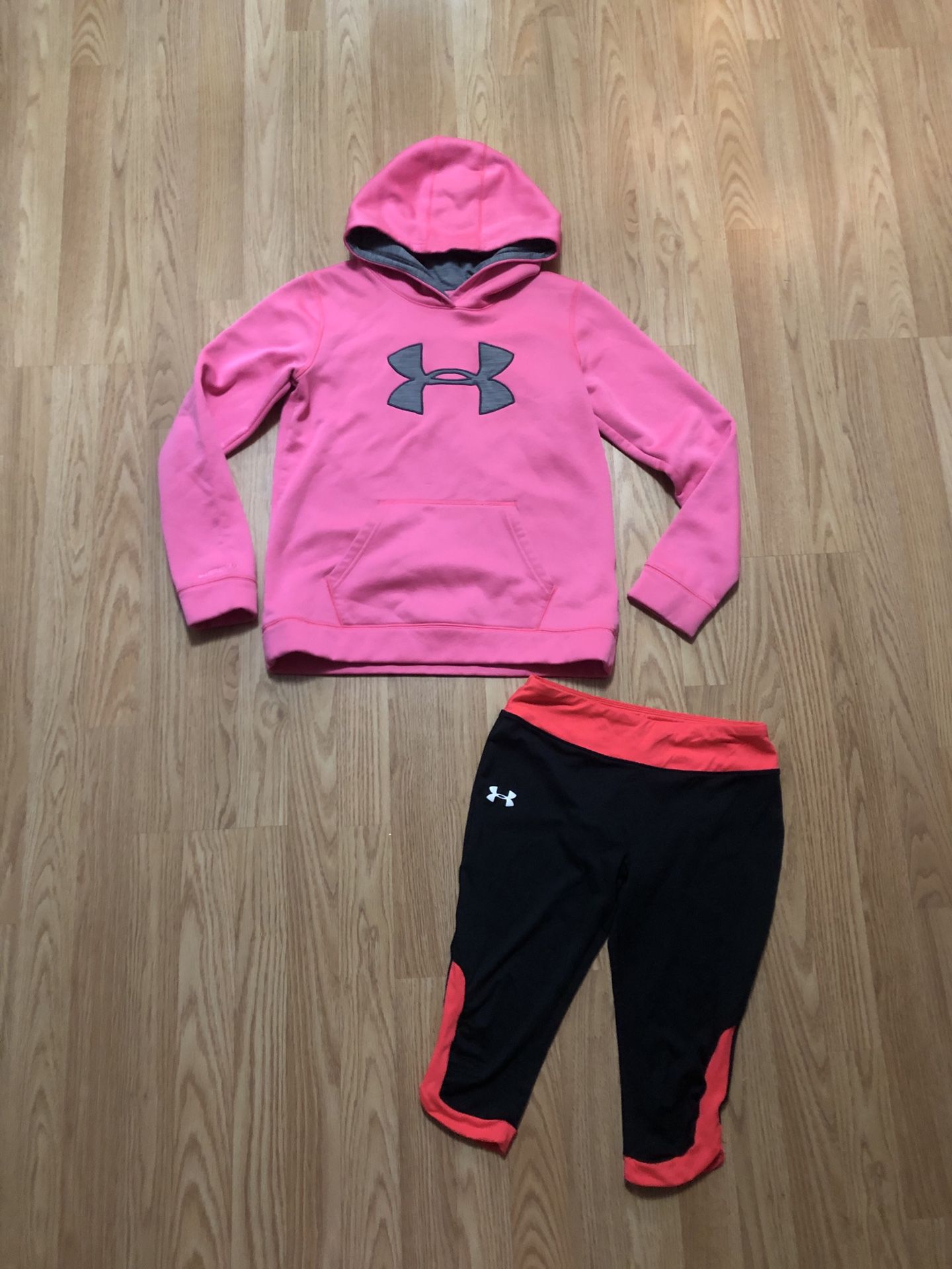 Girls Youth Large Under Armour lot