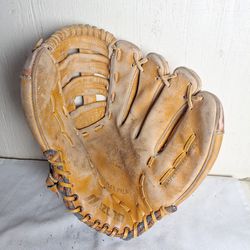 Mizuno Baseball/Softball Glove, 12"