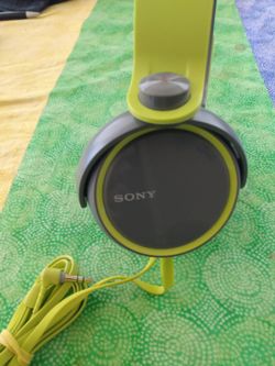 SONY HEADPHONES WIRED  STEREOS EXTRA BASS
