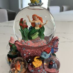 90’s Vintage Disney The Little Mermaid Musical Snow Globe 