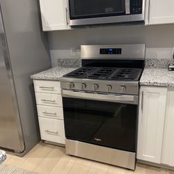 Whirlpool Gas Range WFGS5030RZO