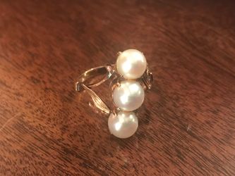 Vintage gold, pearl