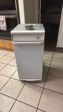 Whirlpool Portable Trash Compactor White