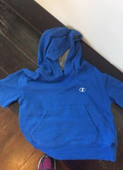 Champion sweatshirt runs small more like a 3