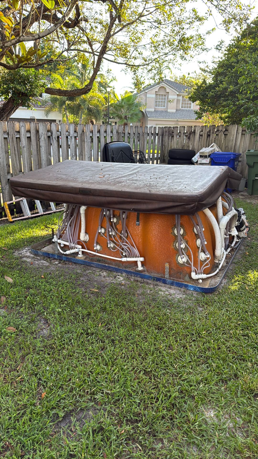 Hot Tub/ Jacuzzi
