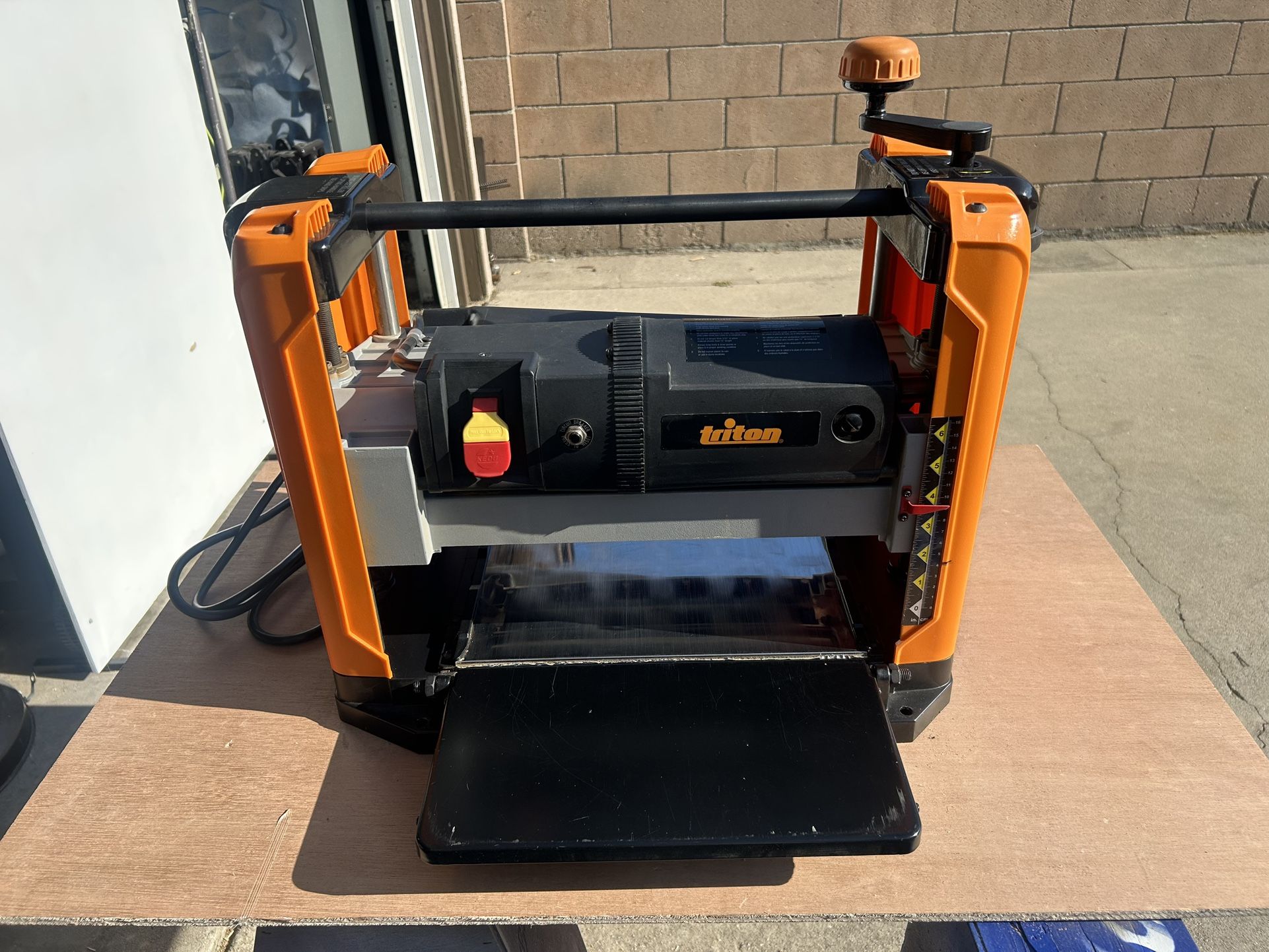 Tritón Thickness Planer