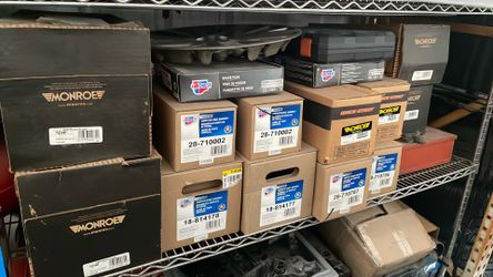 Shocks and struts NIB