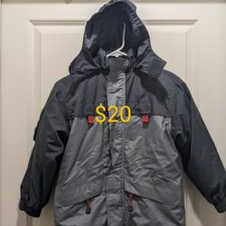 Boy's snow jacket size 6/7