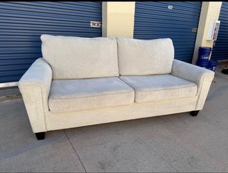 BEIGE  ASHLEY FURNITURE COUCH⚡️