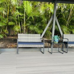 Modern Gray Wicker Patio Set w/ Storage Table, Like New, Stylish & Functional! 