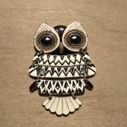 Black & White Owl Brooch Pin