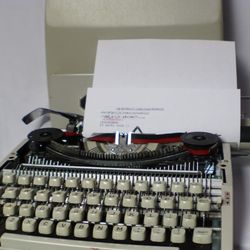 Vintage Mercury Royal Traveling Typewriter ULTRA LIGHT
