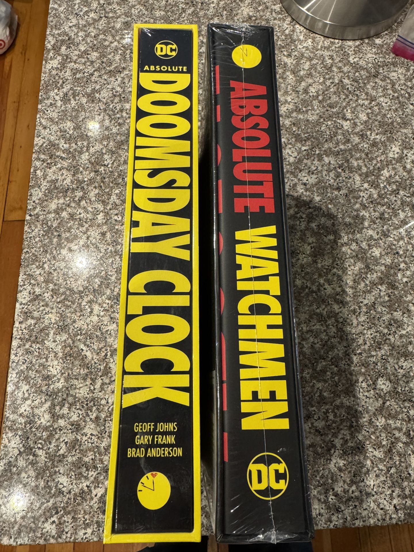 DC Comics Absolute HC Bundle: Watchmen & Doomsday Clock