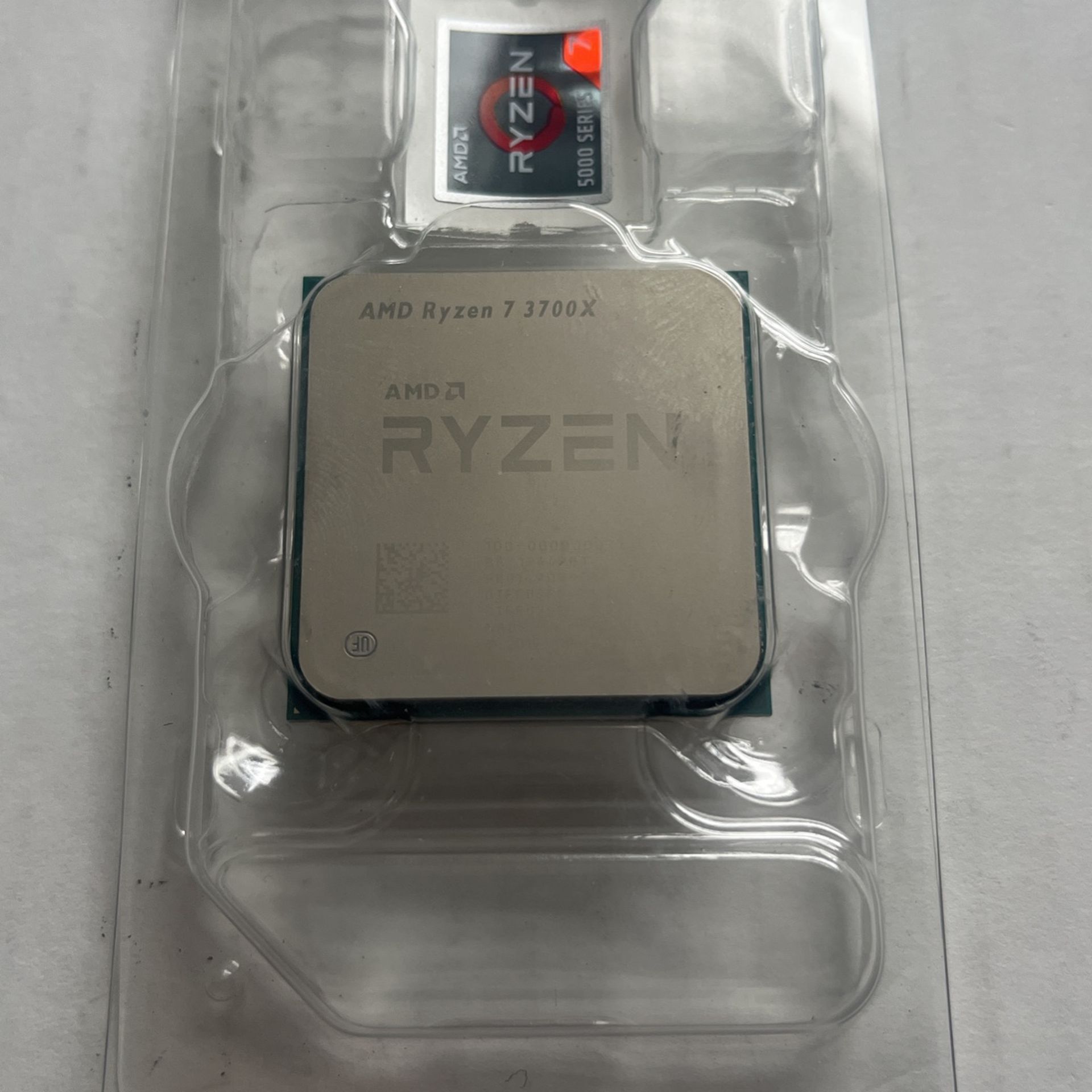 AMD Ryzen™️ 7 3700X CPU