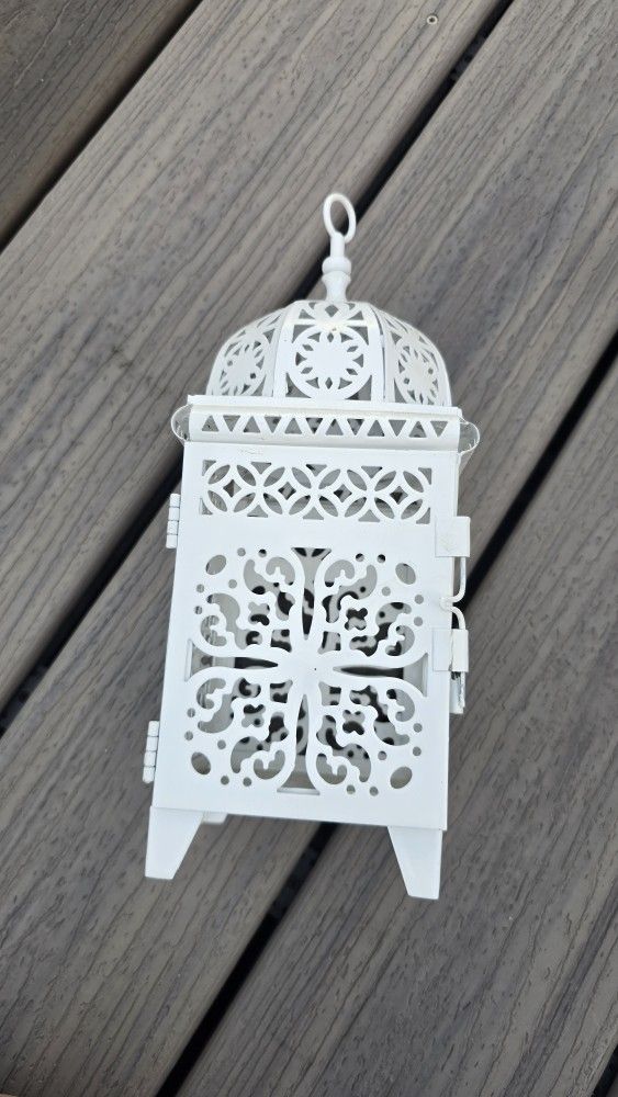 Small Beautiful Lantern Candle Holder 4" x 4" x 11" H
Bottle water in the pictures is not included. It is there for sizing.
San Jose 95121