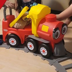 Little Tikes Cozy TRAIN Scoot Ride On Tracks Train For Kids Toy Car