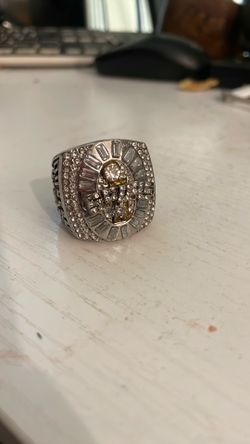 SPURS RING NOT SURE WHAT SIZE BUT GOOD COLLECTORS PIECE