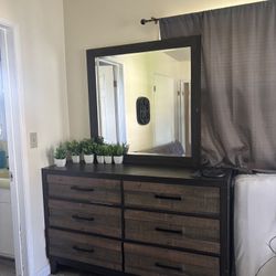 Dresser & Mirror
