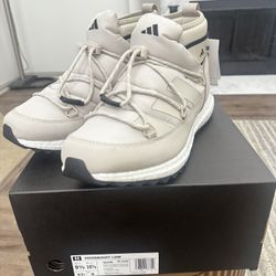 Brand New Adidas x Moon Boot Moonboost Ultraboost Low Size 9.5 Shoe