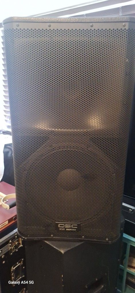 QSC Kw Series 15 Inch 2 Way (1000 WATTS)
